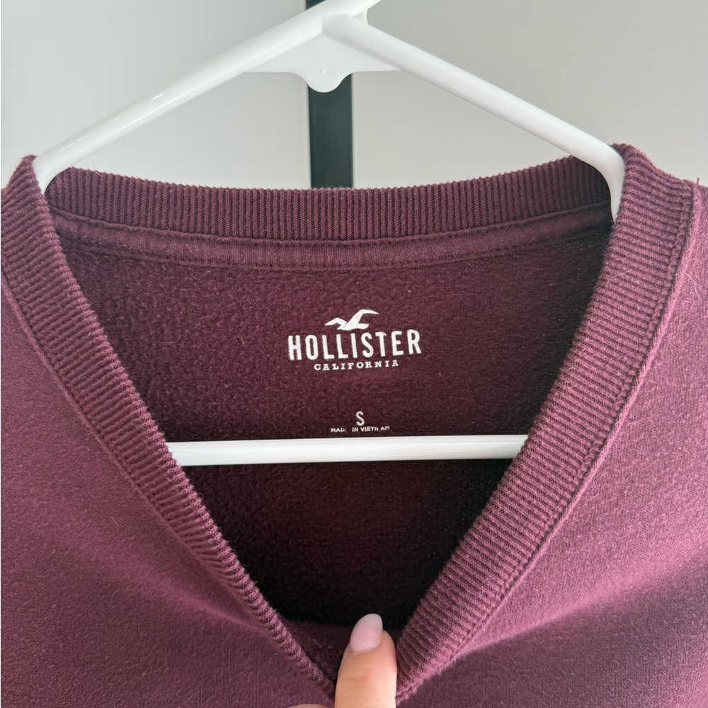 Hollister Burgundy Sweater Size Small - Picture 3 of 3